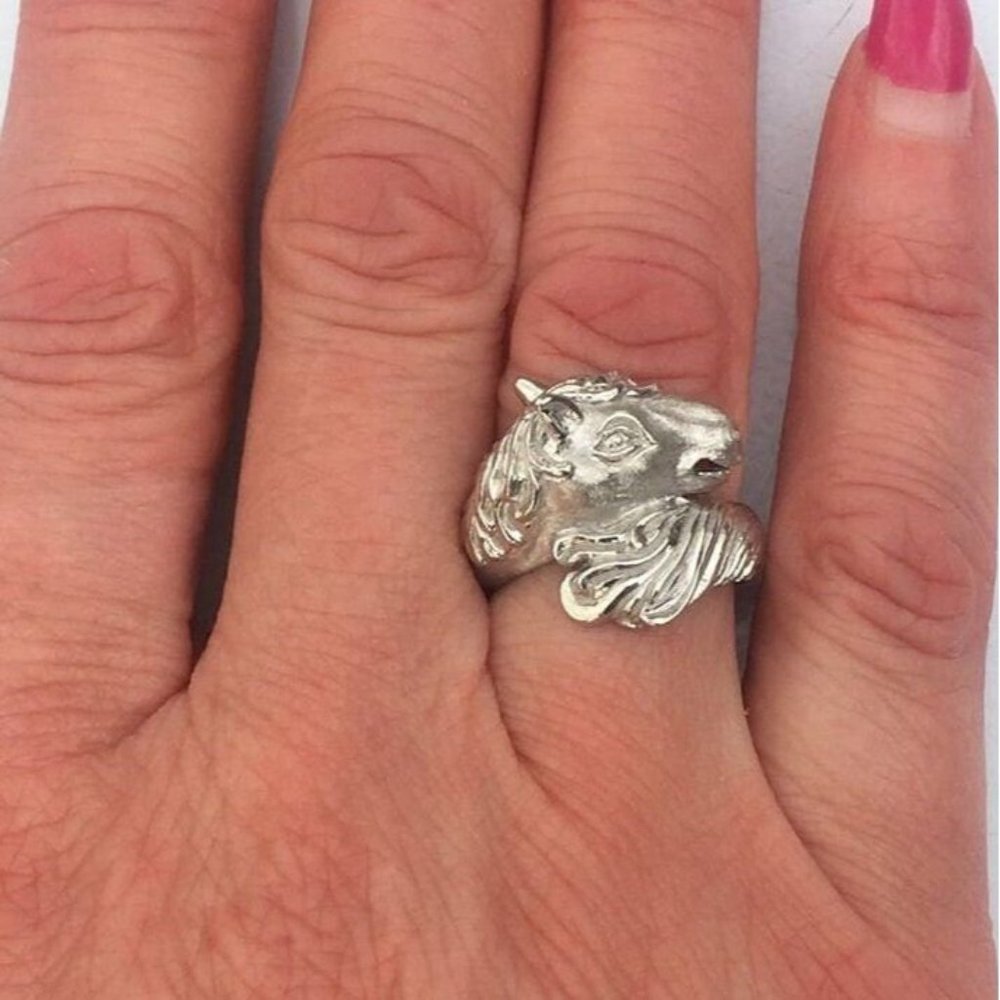 Gorgeous Women's Sterling Silver Horse Equestrian Ring, Satin Finish, Size 7 - Picture 6 of 10